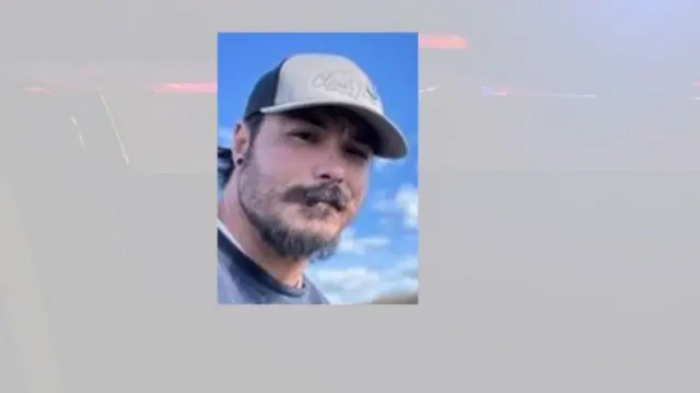 Suura Tiraavis Deeker poolisiin gadhiise