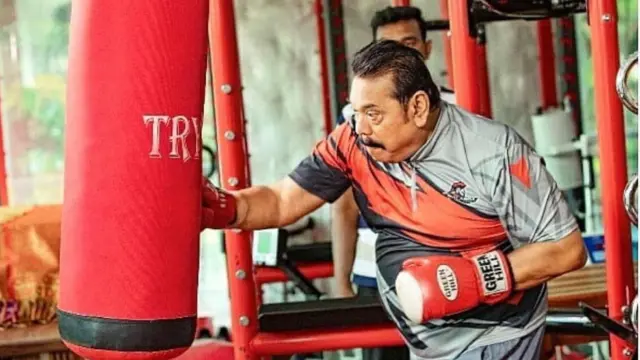 ශ්‍රී ලංකා පාර්ලිමේන්තුව තුළ වයස අවුරුදු 80ට වැඩි සහ 70ට වැඩි මන්ත්‍රීවරුන් රැසක් සිටිති.