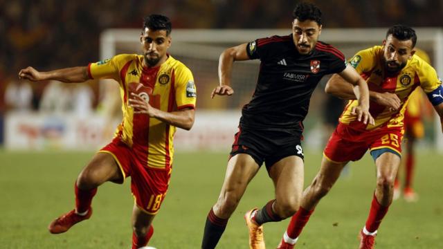 لاعبو الأهلي والمصري والترجي التونسي خلال مواجهة سابقة.