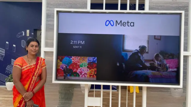 फेसबुकनं सविता यांचा दिल्लीत सत्कार केला.