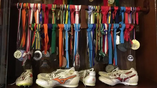 Badhaasawwan Atileet Daraartuu Tulluu 