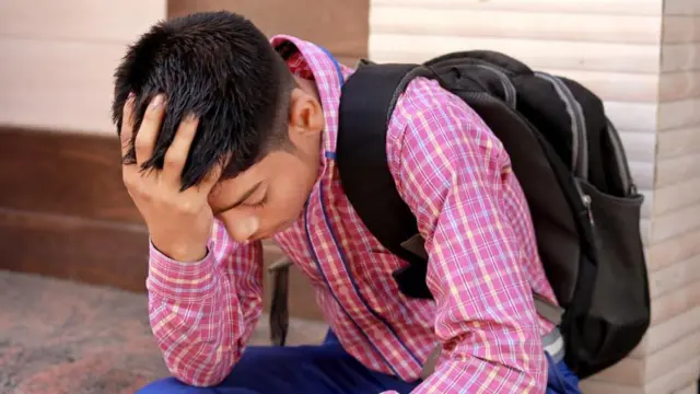 மகாராஷ்டிரா, நீட் தேர்வு, மன அழுத்தம், மாணவர்-பெற்றோர் உறவு 