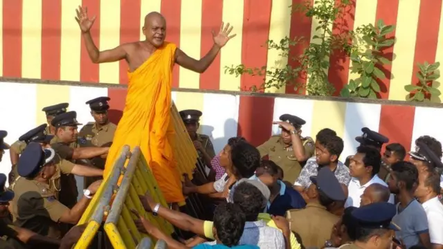 Ampitiye Sumanarathana Thero
