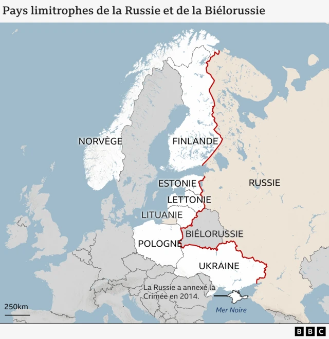 Une carte montrant les pays limitrophes de la Russie et de la Biélorussie, tels que la Finlande, l'Estonie et la Pologne.