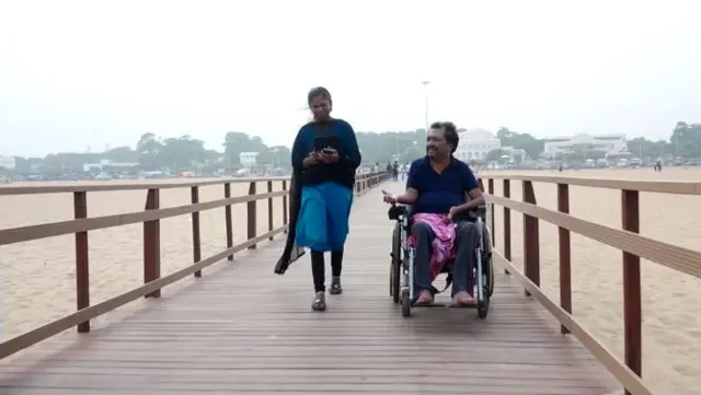 మెరీనా బీచ్లో ఉడెన్ ర్యాంప్