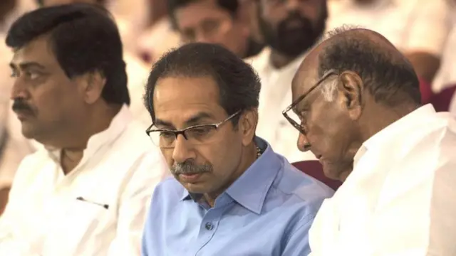 उद्धव ठाकरे आणि शरद पवार 