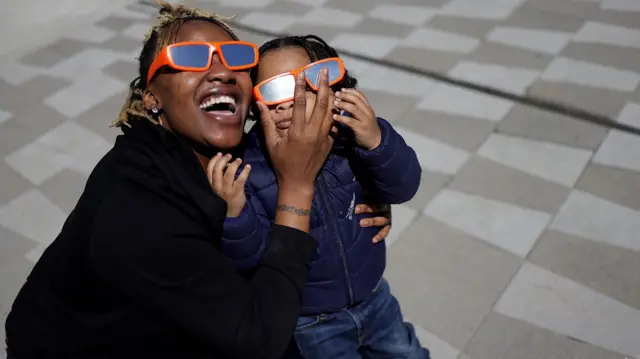 సంపూర్ణ సూర్యగ్రహణం 