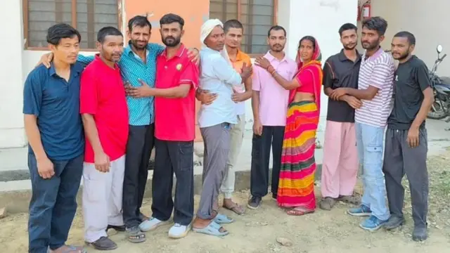 पोलीस आणि कामगार (श्रम) विभागाने संयुक्त कारवाई करत मजूर आणि त्यांच्या कुटुंबीयांची सुटका केली.
