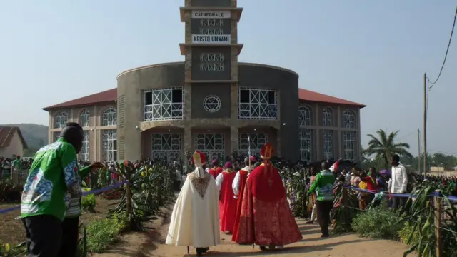 Ishengero rya Anglican mu burundi rivuga ko ritazokwigera ryemera ko Ishengero ryubakira ku vyipfuzo vy’abantu