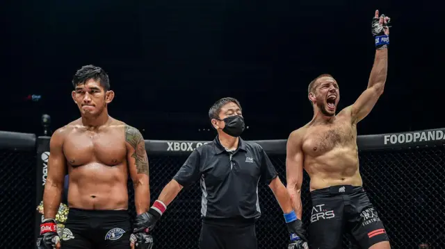 ဒီရစ်ဒါကိုရှုံးပြီးခါးပတ်လက်လွှတ်ခဲ့ရတဲ့ ပြိုင်ပွဲ