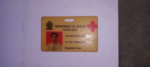 සතිෂ් කුමාර් කිලිනොච්චිය රෝහලේ ගිලන් රථ රියදුරෙකු ලෙස සේවය කරමින් සිටියදී අත්අඩංගුවට පත්විය