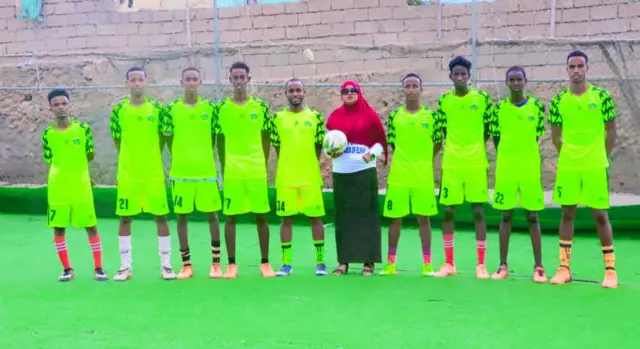 Siyaado iyo kooxdiisa