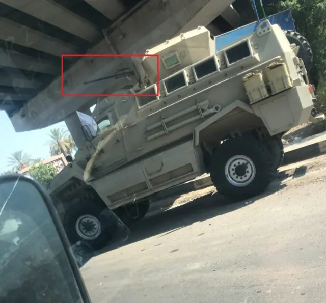 امرپ طوفان که تیربار سنگین شبیه به دوشکا در بالای آن دیده میشود