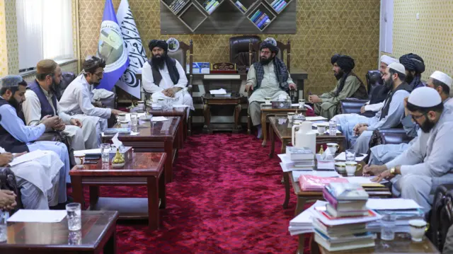 وزارت اطلاعات و فرهنگ حکومت طالبان بهگونه معمول نشستهای ارزیابی و بررسی محتوای کتابها را برگزار میکند