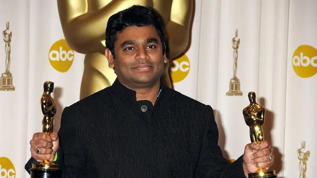 অস্কার পুরস্কার হাতে এআর রহমান - ফাইল ছবি