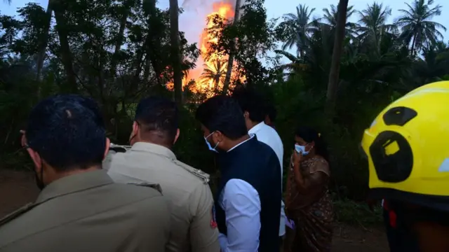 మంటలు, గ్యాస్ లీకేజీ, పైప్ లైన్