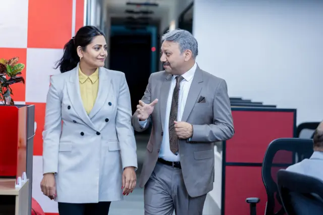 कंपनी सेक्रेटरी काय करतात?