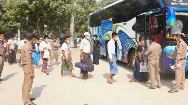 ကင်းသာ(၂) ကုန်ထုတ်စခန်းက အကျဉ်းသားတချို့ကို ၂၀၂၀ ခုနှစ်က လွတ်ငြိမ်းခွင့်ပေးခဲ့စဉ်