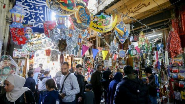 Foto de un mercado de Damasco durante el ramadán