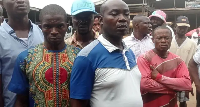 Ndị ahịa Timber na-ewe iwe maka etu e si gbagbuo onye otu ha na nkịtị