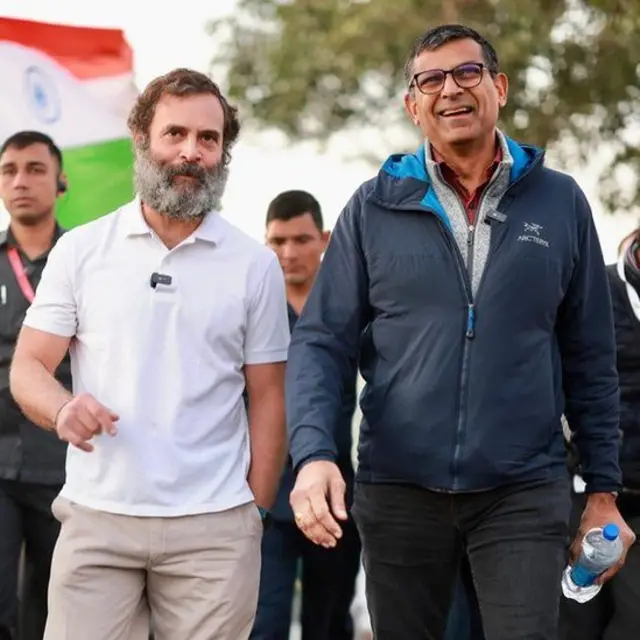 राहुल गांधी यांच्यासोबत रिझर्व्ह बँकेचे माजी गव्हर्नर रघुराम राजन