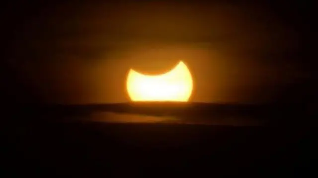 ਹਾਈਬ੍ਰਿਡ ਗ੍ਰਹਿਣ (Hybrid eclipse)