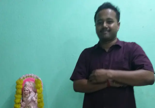 দমদম ক্যান্টনমেন্টের ক্লাবঘরে পথিকৃৎ সাহা