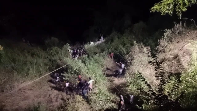 இலங்கை, பேருந்து விபத்து, மீட்புப் பணி, விபத்து, பயணம்