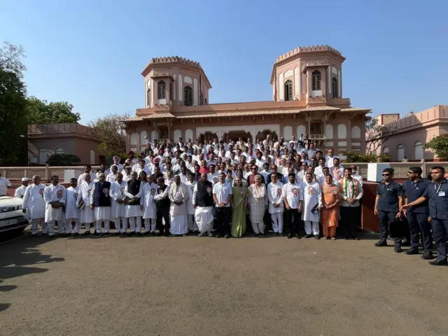 અમદાવાદમાં કૉંગ્રેસનું અધિવેશન, સીડબલ્યુસી તથા એઆઈસીસીની બેઠક, કૉંગ્રેસ વર્કિંગ કમિટી તથા ઑલ ઇન્ડિયા કૉંગ્રેસ કમિટીની બેઠક, ભાજપ અને મોદી પર પ્રહાર, સોનિયા ગાંધી, મલ્લિકાર્જુન ખડગે, રાહુલ ગાંધી, બીબીસી ગુજરાતી, બીબીસી ન્યૂઝ ગુજરાતી