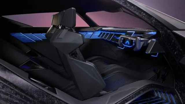 اتاق ماشین با همکاری یک تولیدکننده بازی‌های ویدیویی طراحی شده است