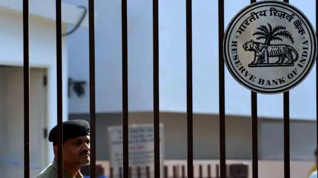 சிறந்த முறையில் தங்கக்கடன் வாங்குவது எப்படி? ஆபத்துகளை எவ்வாறு தவிர்க்கலாம்?