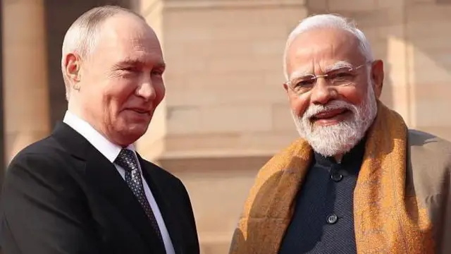ரஷ்ய அதிபர் விளாடிமிர் புதின் மற்றும் இந்திய பிரதமர் நரேந்திர மோதி
