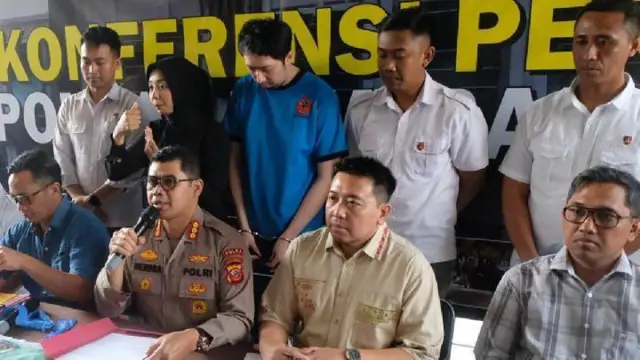 Polda Jabar mengungkapkan kronologi kasus dokter PPDS Unpad, pelaku pelecehan seksual terhadap keluarga pasien pada Maret 2025.