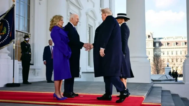 President Biden and im wife Jill welcome Donald Trump and Melania to di White House. Dem sidon for tea, before heading to Capitol.
Dis na di first time di two couple dey meet today.