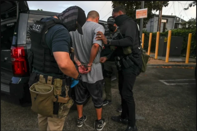 Qof booliisku xirayo