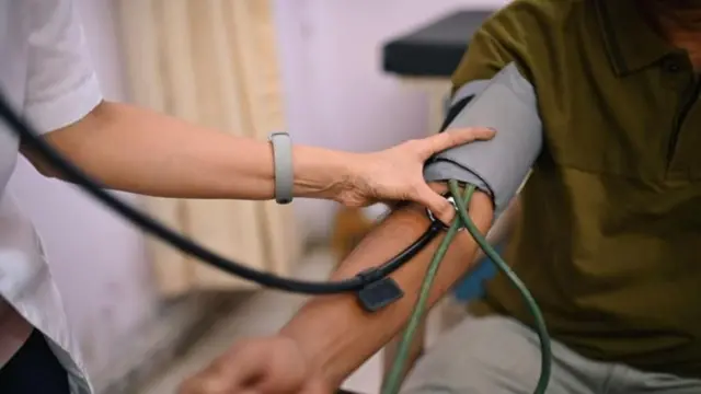 નિર્મલા સીતારમણ, બજેટ 2025, ખેડૂત, ઇન્કમટૅક્સ, આવકવેરો, બચત, રોકાણ,શૅરબજાર, ખેડૂત, મહિલા, વિદ્યાર્થી, બીમાર, વૃદ્ધ, ગર્ભવતી મહિલા, બાળકો, બીબીસી ગુજરાતી, ન્યૂઝ, સમાચાર, ગુજરાત