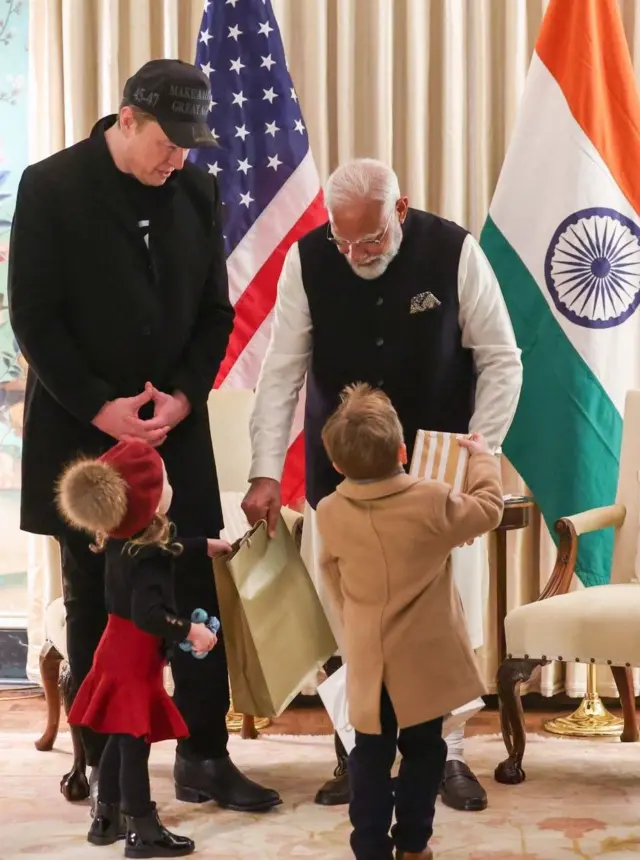 మోదీ, మస్క్