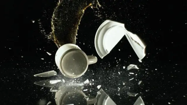 Розбита чашка