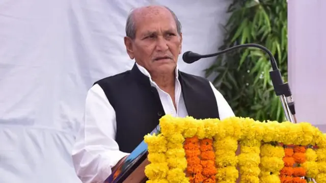 યોગેશ પટેલ