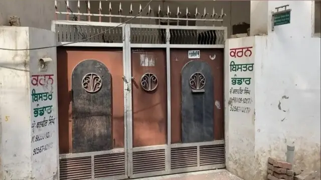 سنیچر کو جب کرن براڑ کے گھر پہنچی تو وہاں قفل پڑا تھا