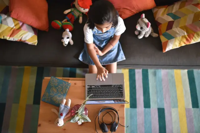 पॉर्न, सोशल मीडिया, लहान मुले, स्मार्टफोन