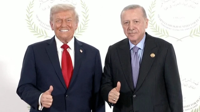 Erdoğan ve Trump el sıkışıyor