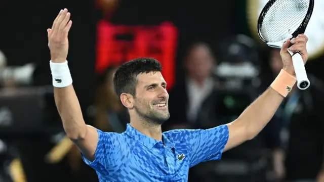 Novak Djokovic celebrate as e win di Australian Open