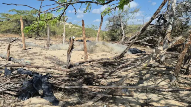 Remains of what he said was an explosion in the town of Poolosü, in the Alta Guajira parish of the Venezuelan municipality of Guajira