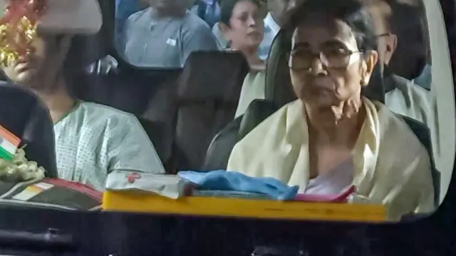 अभिषेक बनर्जी और ममता बनर्जी