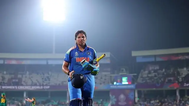 ऋचाने आतापर्यंत 46 वनडे सामन्यातून 1041 धावा केल्या आहेत.
