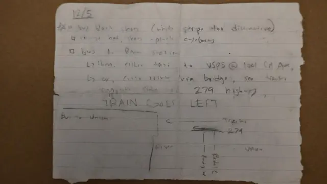 Um bilhete da polícia referente à busca de Mangione