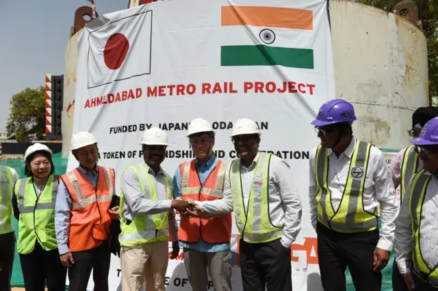 અમદાવાદ મેટ્રોરેલ પ્રોજેક્ટ, ગુજરાત, નરેન્દ્ર મોદી, વિકાસ, ટ્રાન્સપોર્ટેશન, બીબીસી ગુજરાતી