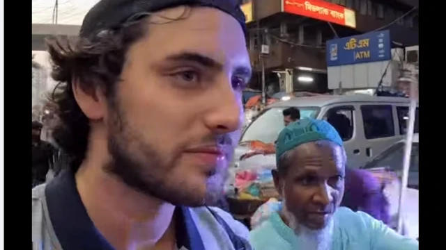 বিদেশি ভ্লগারের সাথে এই বাংলাদেশীর ভিডিও ব্যাপক আলোচনার জন্ম দেয়