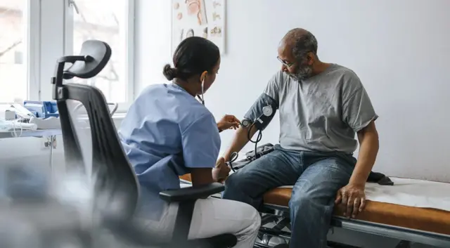 혈액을 묽게 하는 효과 덕분에 아스피린은 심혈관 질환 위험이 높은 환자들에게 처방되기도 한다